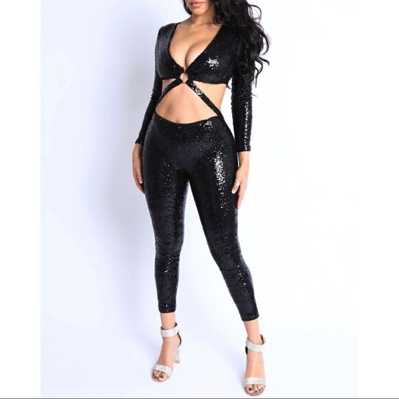 Sequin Front Criss Cross O-Ring Point Jumpsuit - Picture 4 of 4